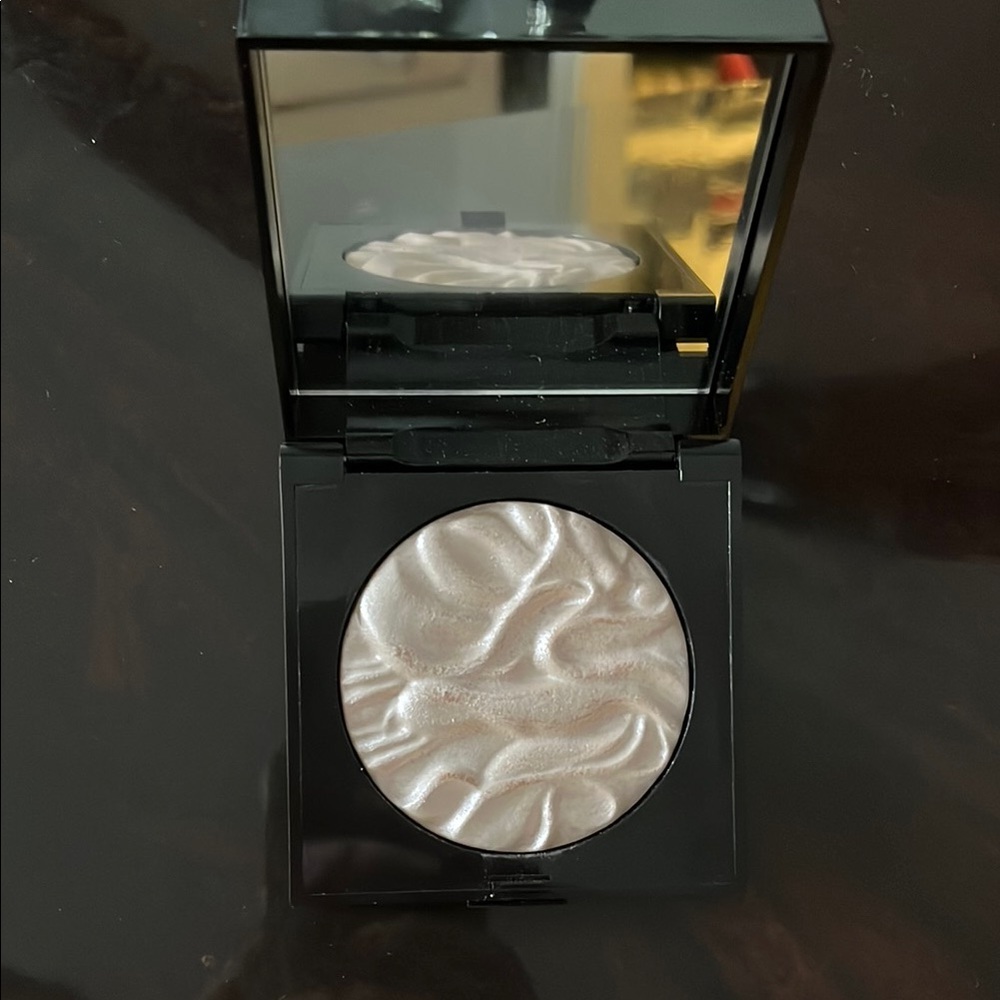 Laura Mercier Face Highlighter / Illuminator Powder - Devotion